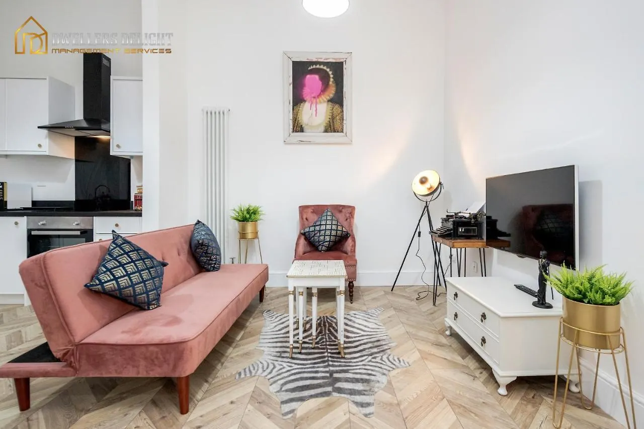 Entire 2 Bed Flat Plaistow,Canning Town Prime Location In London