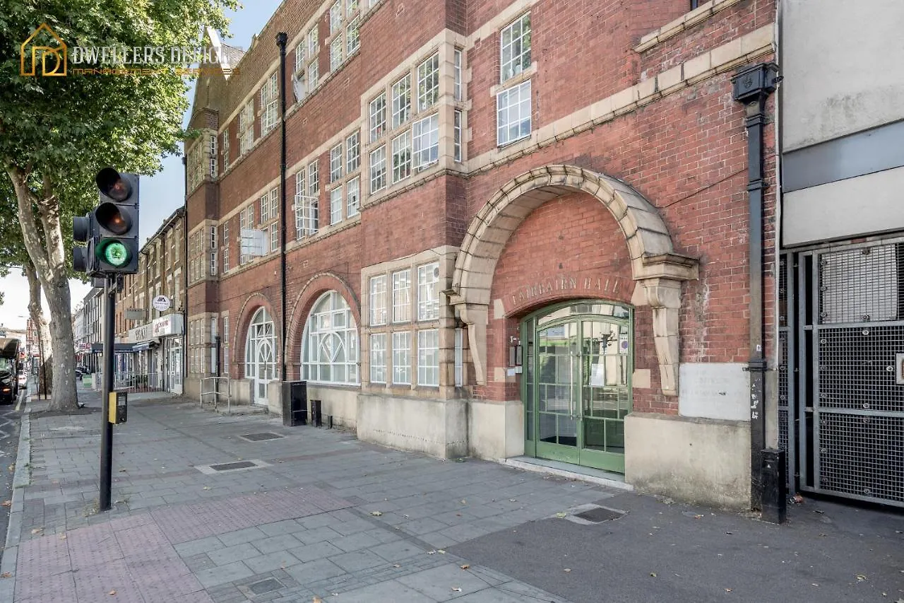 Apartment Entire 2 Bed Flat Plaistow,Canning Town Prime Location In London