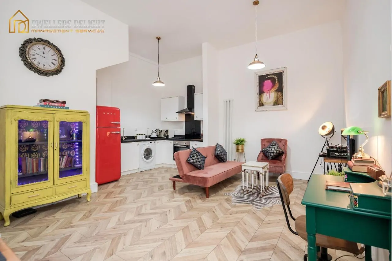 Apartment Entire 2 Bed Flat Plaistow,Canning Town Prime Location In London