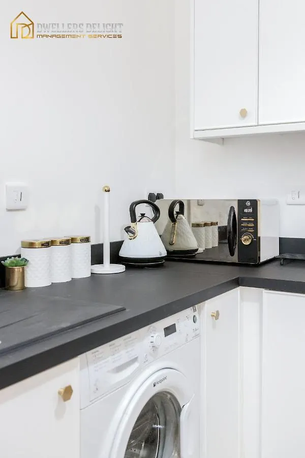 Entire 2 Bed Flat Plaistow,Canning Town Prime Location In London 0*,  United Kingdom