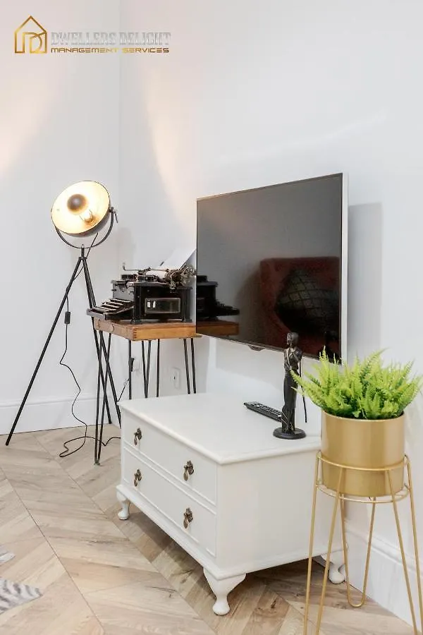 Apartment Entire 2 Bed Flat Plaistow,Canning Town Prime Location In London United Kingdom