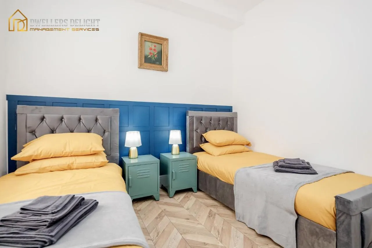 Apartment Entire 2 Bed Flat Plaistow,Canning Town Prime Location In London United Kingdom